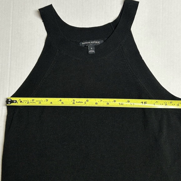 Banana Republic Black Textured Crew-Neck Sweater Tank, Size Small - Picture 6 of 8